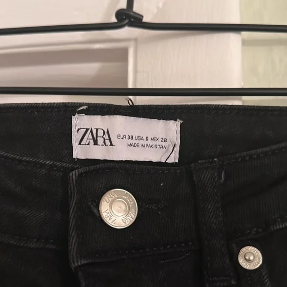 Zara High Rise Split Hem Black Jeans Size 6 | Straight Leg - Picture 4 of 6